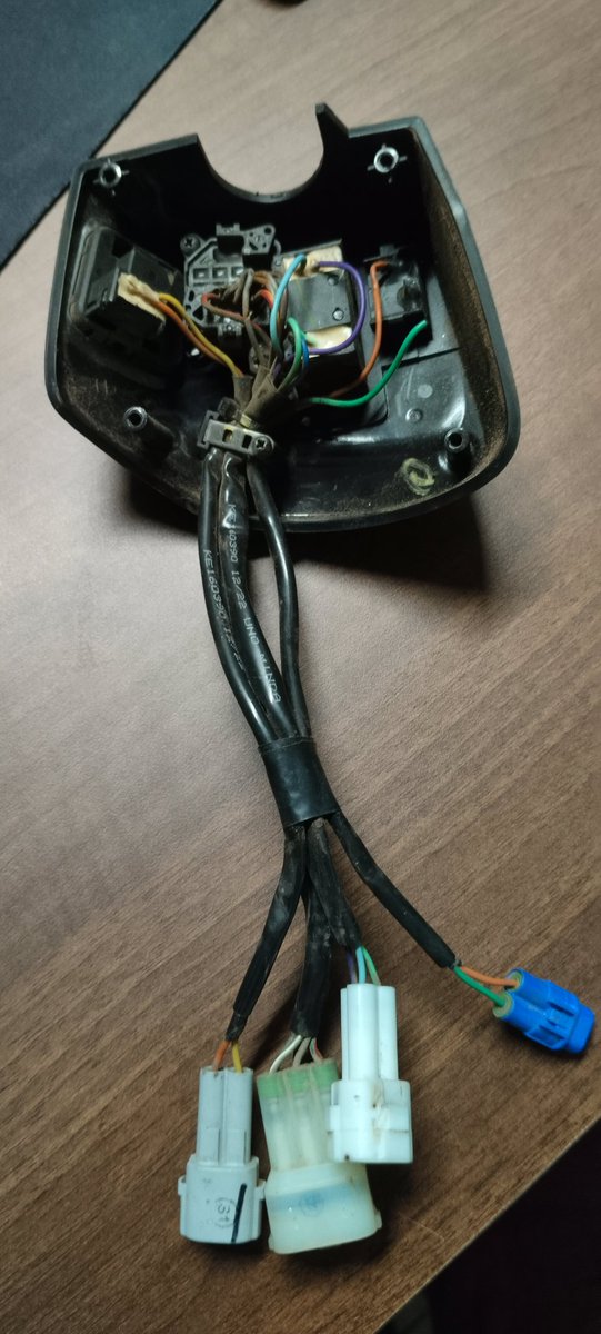 MelvinSjm's tweet photo. For a simple horn switch issue (all other switches working fine), I’m being asked to replace the entire left switch assembly instead of repairing the faulty switch alone. Why isn’t individual switch-level service supported when connectors are separate? Unfair cost! @tvsiqube https://t.co/PUdSToEEJT