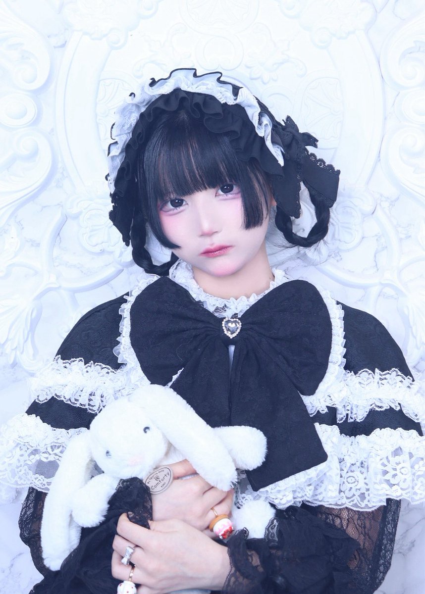 𝓥𝓮𝓻𝓸𝓷𝓲𝓪 tweet media