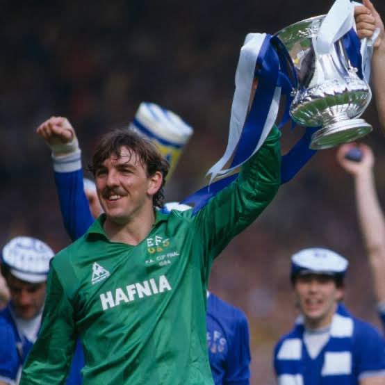 MaxBarlow02's tweet photo. @Everton_TheGear commemorate his best, not his worst. https://t.co/3V0tcaAMuV