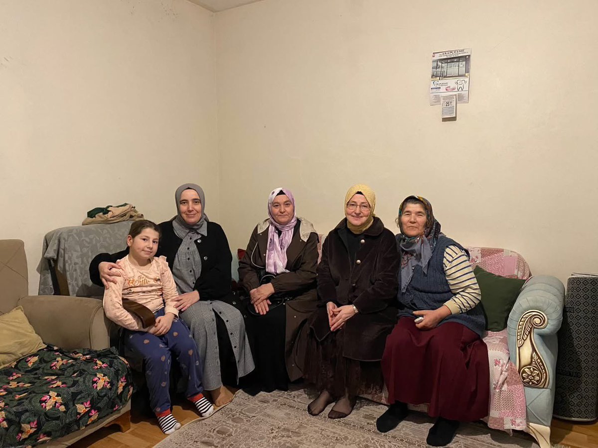 akkadin_pendik's tweet photo. Başkanımız Zahide Fındık ve kıymetli teşkilatımızla birlikte ilçemizde hane ve üye ziyaretleri gerçekleştirdik. Ramazan ayının bereketini ve manevi huzurunu hemşehrilerimizle paylaşarak gönüllere misafir olduk.

#BirOlmakRuhumuzdaVar https://t.co/P3FhUMcNdH