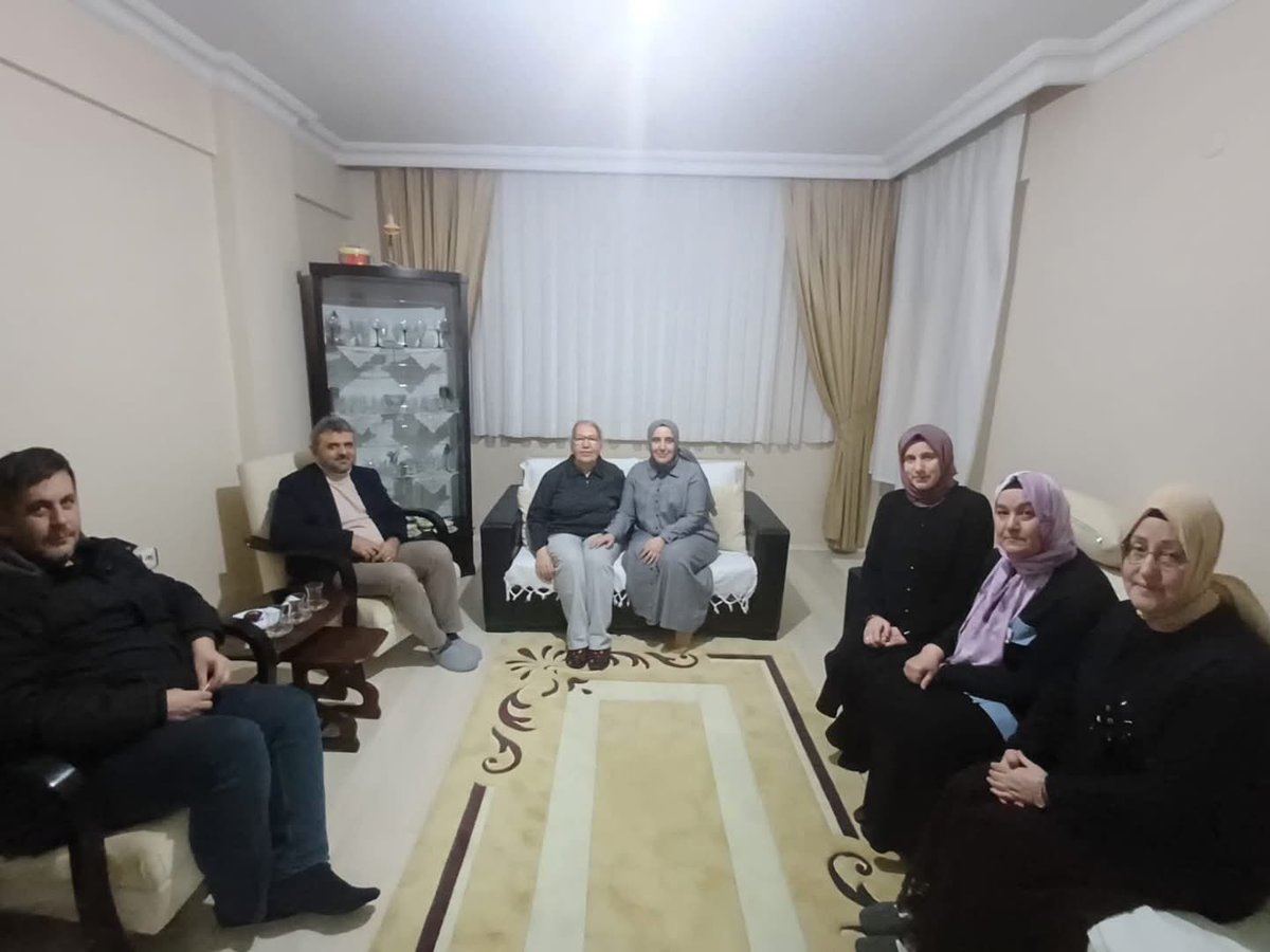 akkadin_pendik's tweet photo. Başkanımız Zahide Fındık ve kıymetli teşkilatımızla birlikte ilçemizde hane ve üye ziyaretleri gerçekleştirdik. Ramazan ayının bereketini ve manevi huzurunu hemşehrilerimizle paylaşarak gönüllere misafir olduk.

#BirOlmakRuhumuzdaVar https://t.co/P3FhUMcNdH