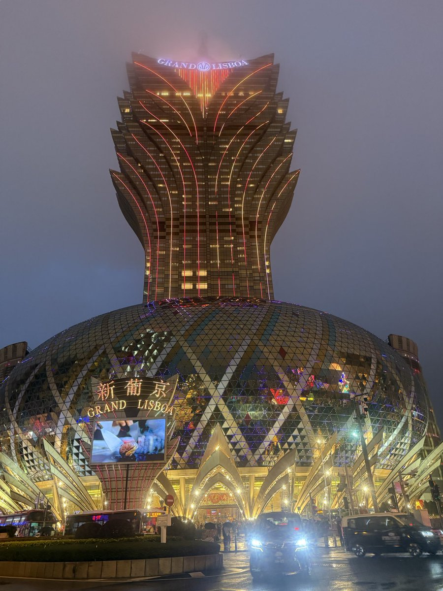 ご飯の後はマカオ観光！ 色んな場所に連れて行っていただきましたが