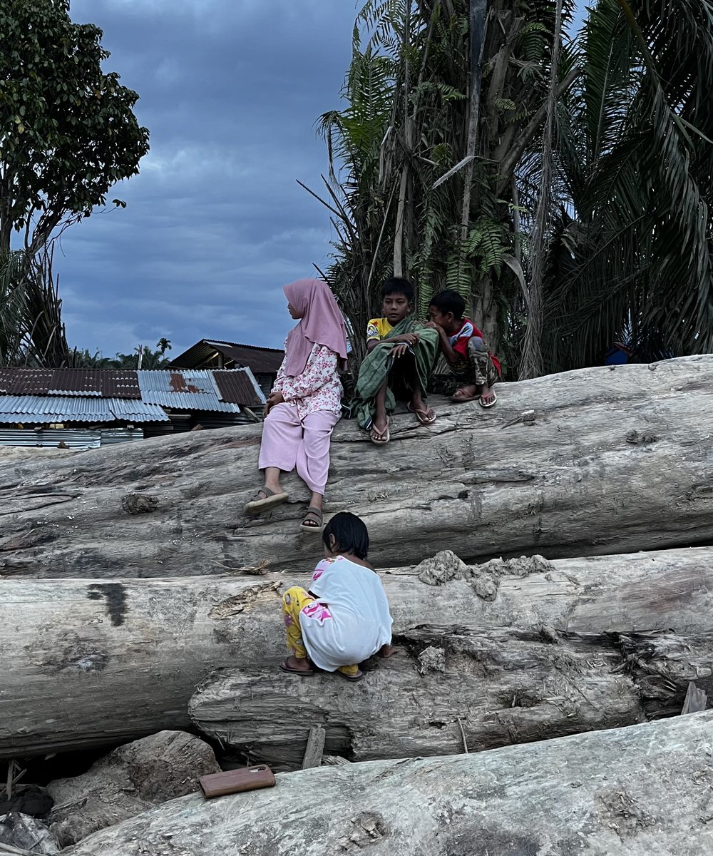 Aceh hari ini masih jauh dari kata baik-baik saja, bahkan sampai saat ini bantuan jaminan hidup untuk masyarakat terdampak bencana di Aceh belum cair.