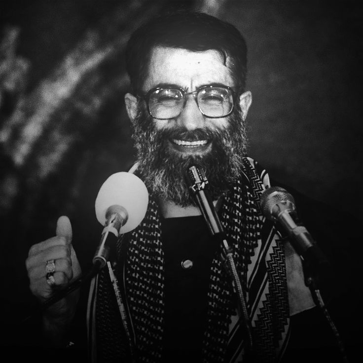 فضائے بدر  پیدا  کر  فرشتے  تیری  نصرت کو
اُتر سکتے ہیں گردوں سے قطار اندر قطار اب بھی

نَصْرٌ مِّن اللَّهِ وَفَتْحٌ قَرِيبٌ
We Stand With Iran  🟩☫🟥