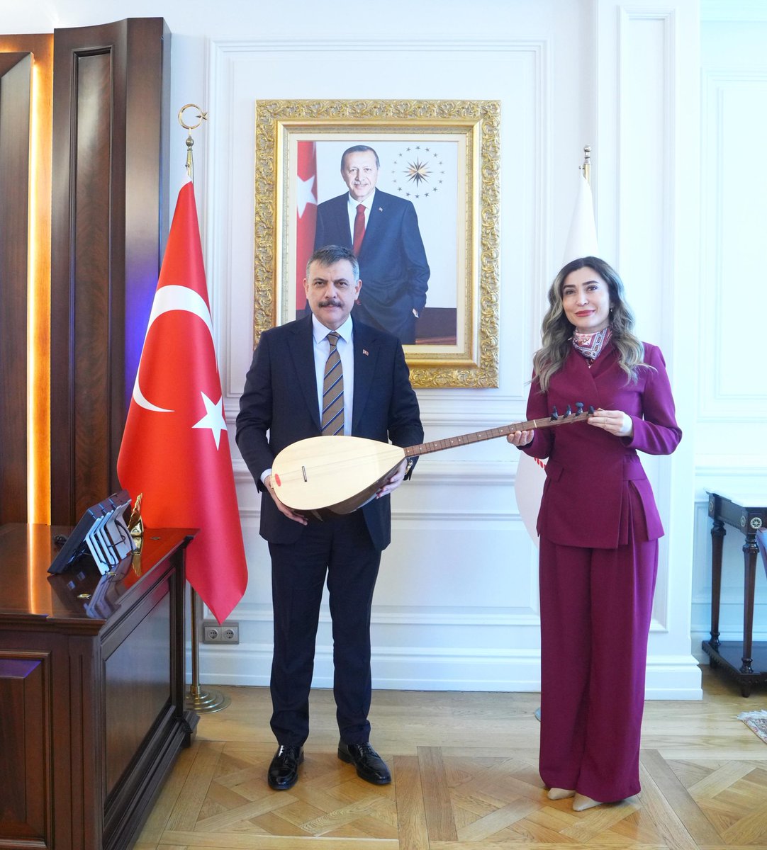 İçişleri Bakanımız Sayın Mustafa Çiftçi’yi makamında ziyaret ettim.

Nazik kabulleri ve samimi ev sahipliği için Sayın Bakanımıza teşekkür ediyor, muvaffakiyetler diliyorum.