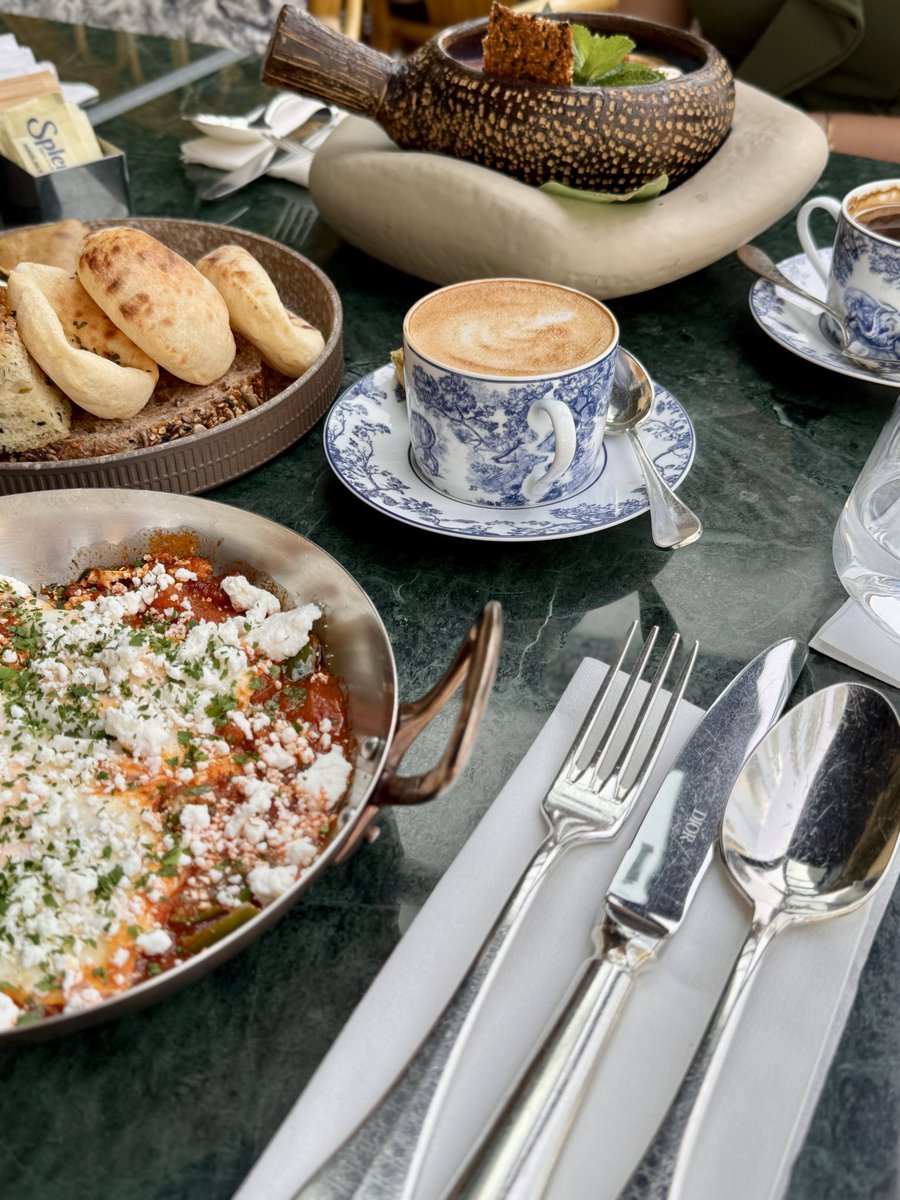 MissDefi tweet media