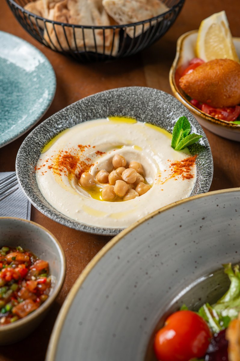 antalyaLondon's tweet image. 🥙 Dive into authentic Turkish flavors at Antalya Restaurant London in Holborn! Our creamy hummus is just the beginning. Book your table now! 🍋 #AntalyaRestaurant #TurkishCuisine #LondonEats