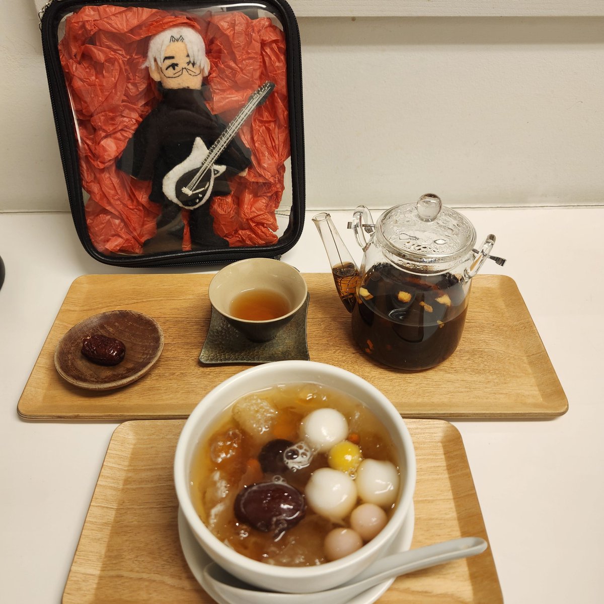 RT @riggt: 今日は高田馬場の甘露さんにて、中国茶と、桃膠や