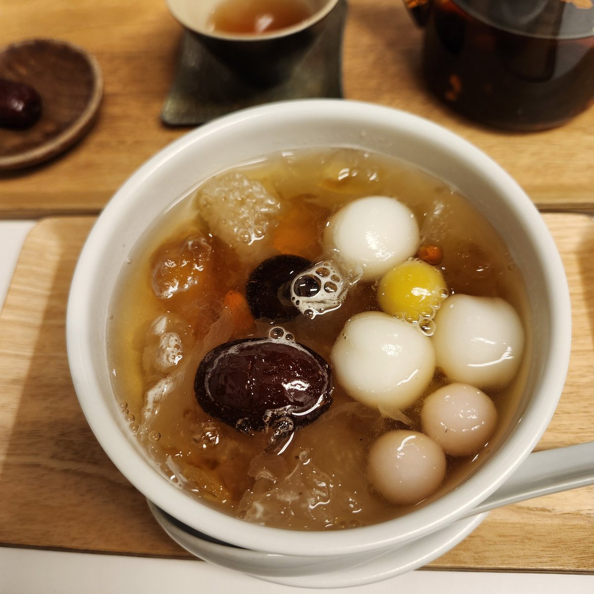 RT @riggt: 今日は高田馬場の甘露さんにて、中国茶と、桃膠や