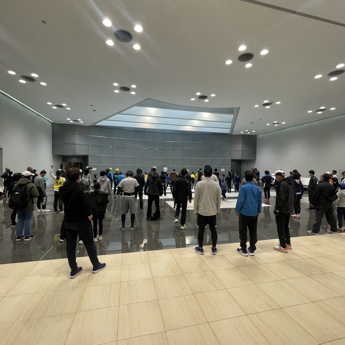 aya_kawauchi's tweet photo. 【お知らせ】

明日、NTCで開催される
『第15回日産ふれあいロードレース』🏁⋆͛

今年も大会MCを
務めさせていただきます！

🔗 https://t.co/zvYZ38CFSl

開会式前にはランニング教室も行います。

ご参加、ご来場の皆さん
明日はよろしくお願いします♩

#スポーツMC https://t.co/0dDNv5qpU3