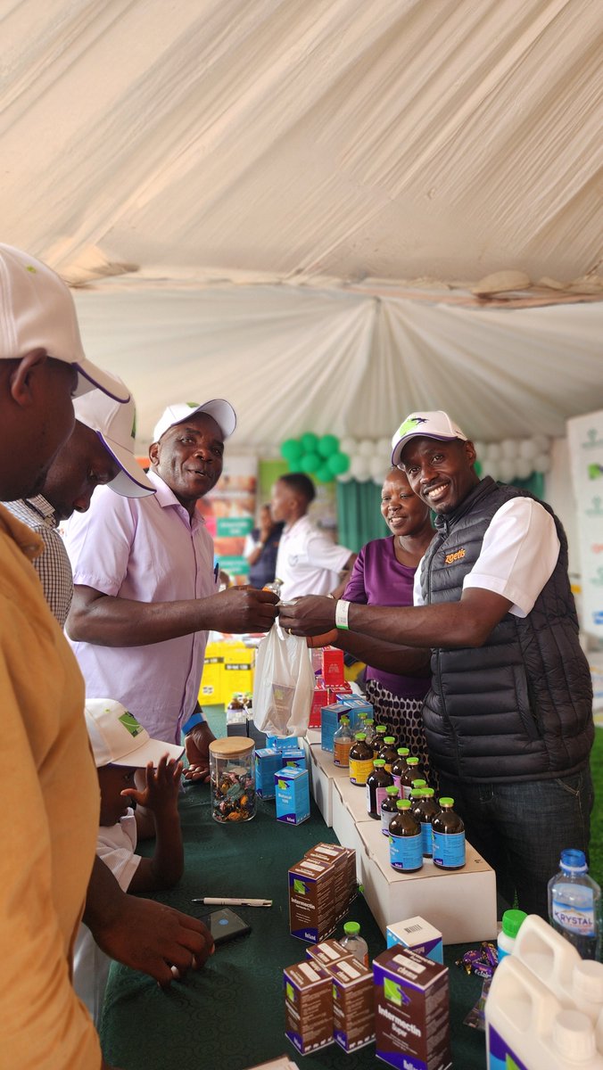 vetcentreug's tweet photo. Kololo is packed with farmers upgrading their herds &amp; flocks. Swing by the Vet Centre stand for on-spot vet consultations, fresh stock of products + expo-only discounts! Your animals deserve the best 🐄💉 Join Us! #ProductsYouCanRelyOn
#HarvestMoneyExpo2026 https://t.co/8SORwwebtO