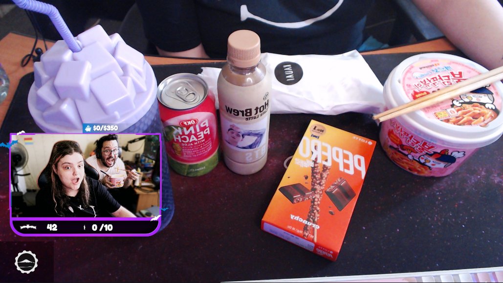 Mama_Succubus tweet media