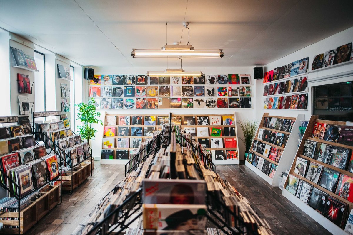 UK Record Shops tweet media