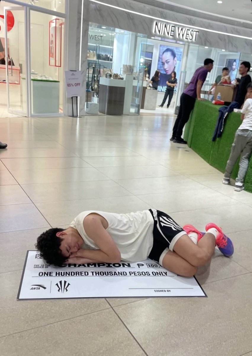 Hbd Gelo and Congrats UST MBT! 💛

100k wow! 😮