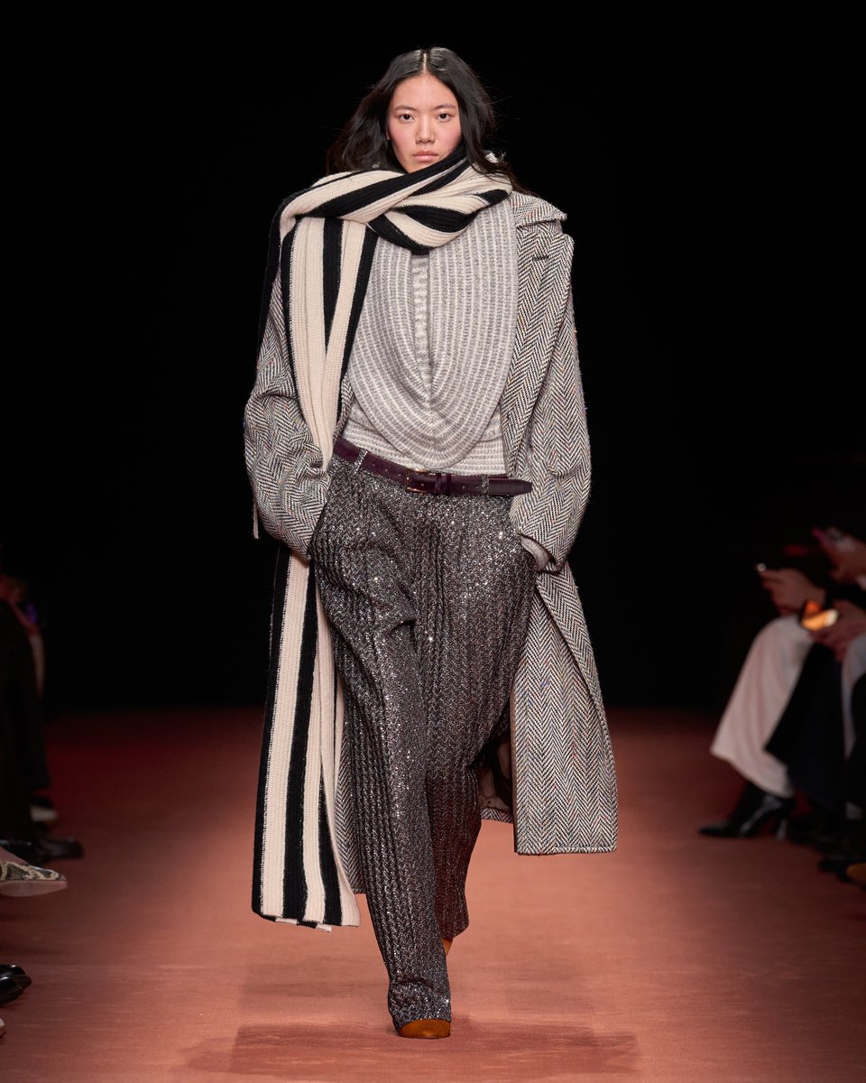 Missoni's tweet photo. In the Missoni Fall Winter 2026 show by #AlbertoCaliri brown, tobacco, ochre, cognac, milk and intense blue unfold in tonal harmony, while checks and fiammato motifs meet vertical stripes.

#MissoniFW26
#Missoni https://t.co/5WYRBzzjdR