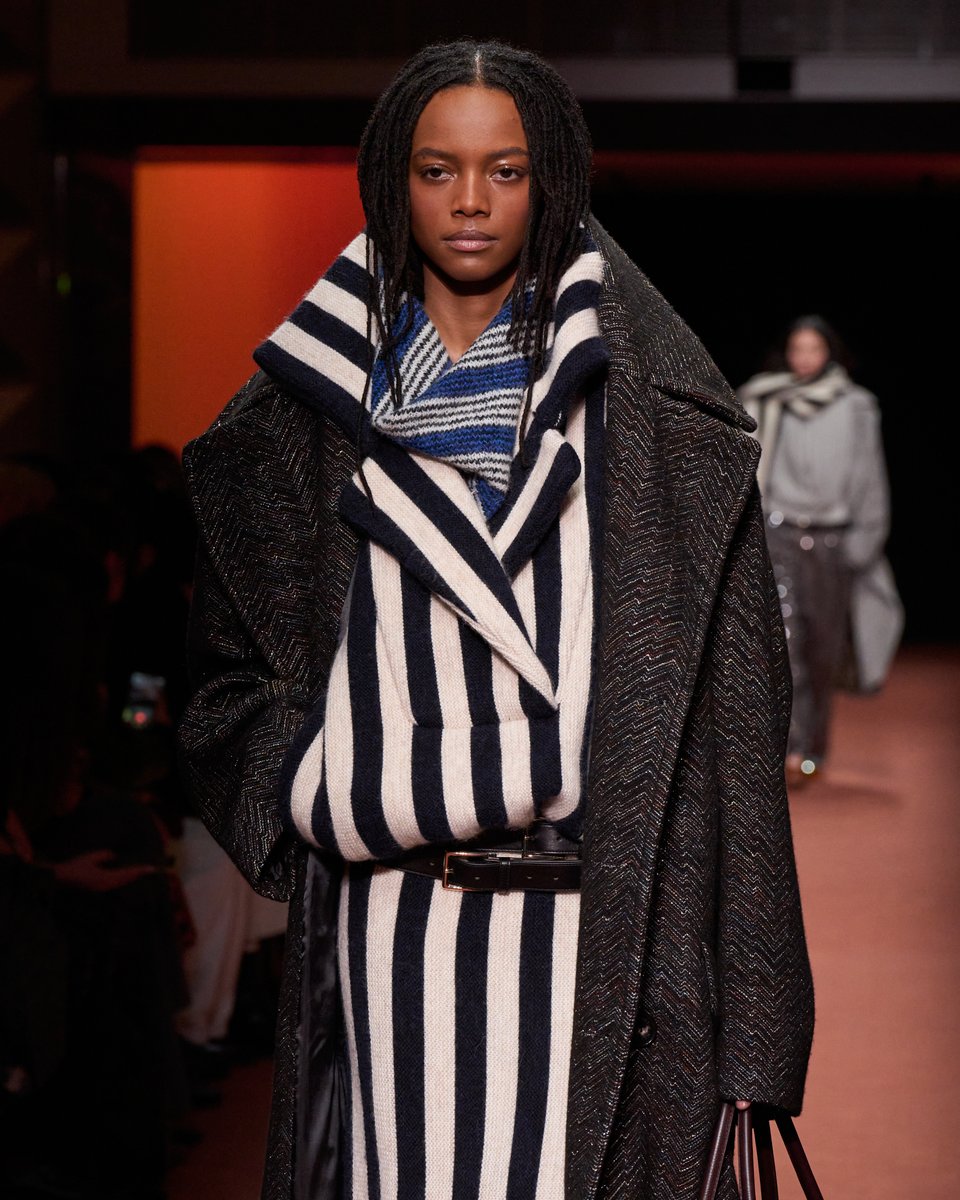 Missoni's tweet photo. In the Missoni Fall Winter 2026 show by #AlbertoCaliri brown, tobacco, ochre, cognac, milk and intense blue unfold in tonal harmony, while checks and fiammato motifs meet vertical stripes.

#MissoniFW26
#Missoni https://t.co/5WYRBzzjdR