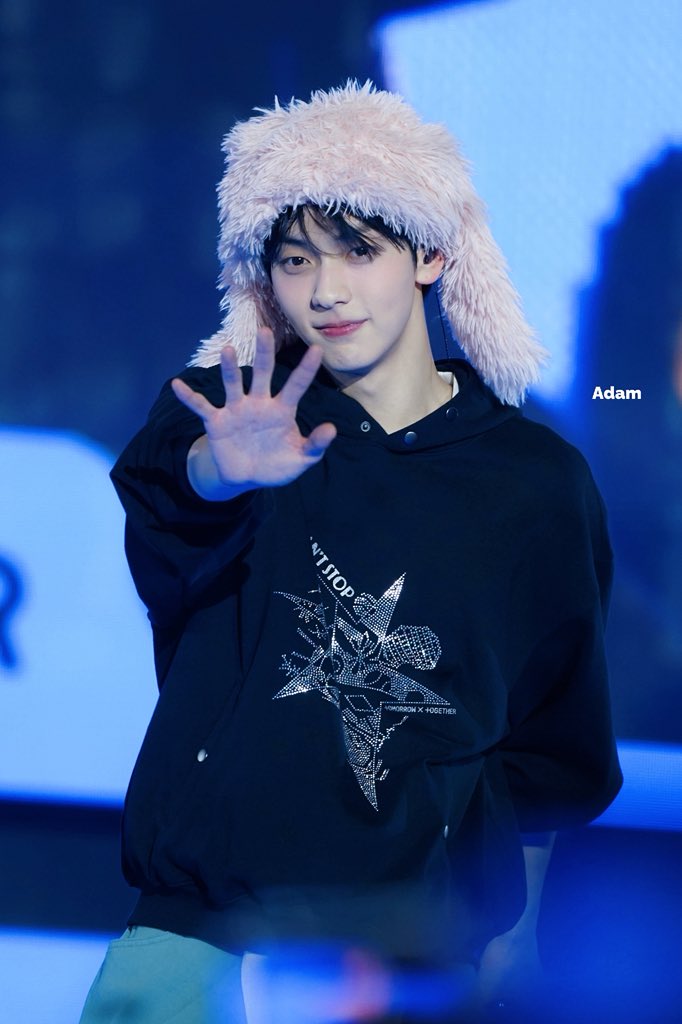 Adam_1205 tweet media