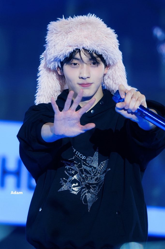 Adam_1205 tweet media