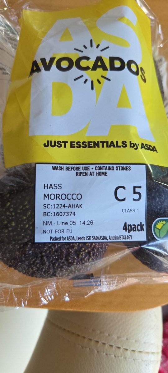 bifkinuk's tweet photo. @AsdaServiceTeam Why do I need to wash avocados before using? https://t.co/jPyplolUJb