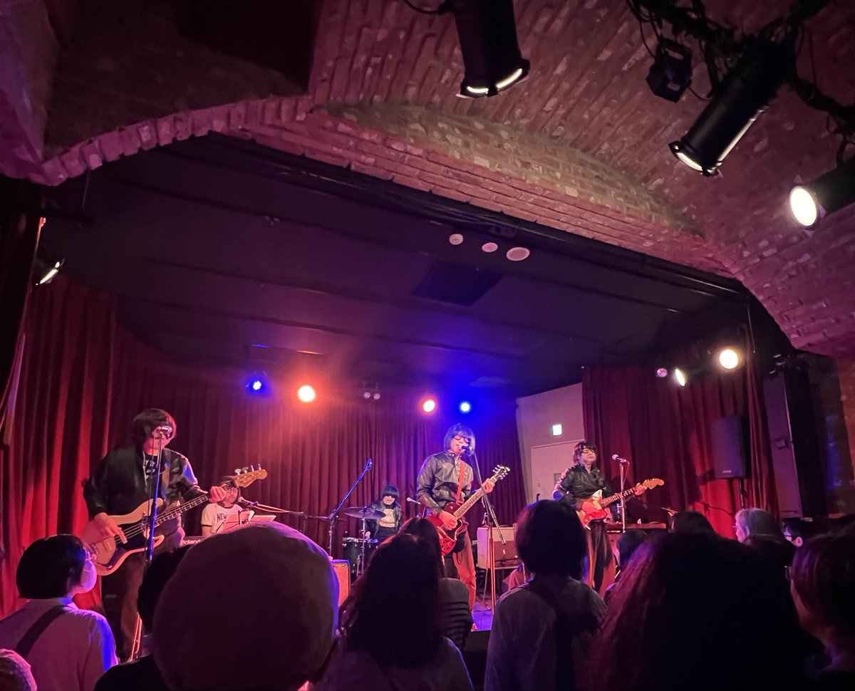 カッコよかった！楽しかった！
(今ドキな感じにいうと)メロかったー！！

お客さんが欲しがるもんだから、アンコール2回もしてくれました😂