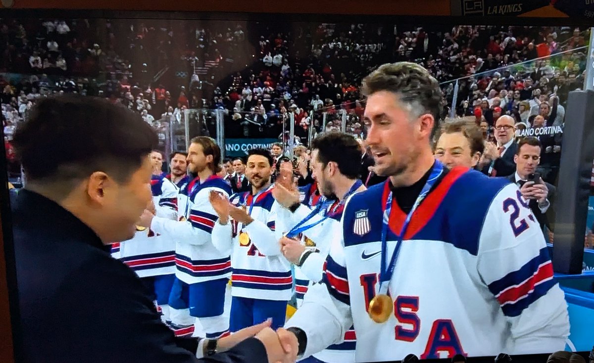 tomzak21's tweet photo. Looks like Marty won a gold medal last week? 🥇😄 @MartySmithESPN https://t.co/iBIISzl6Uy