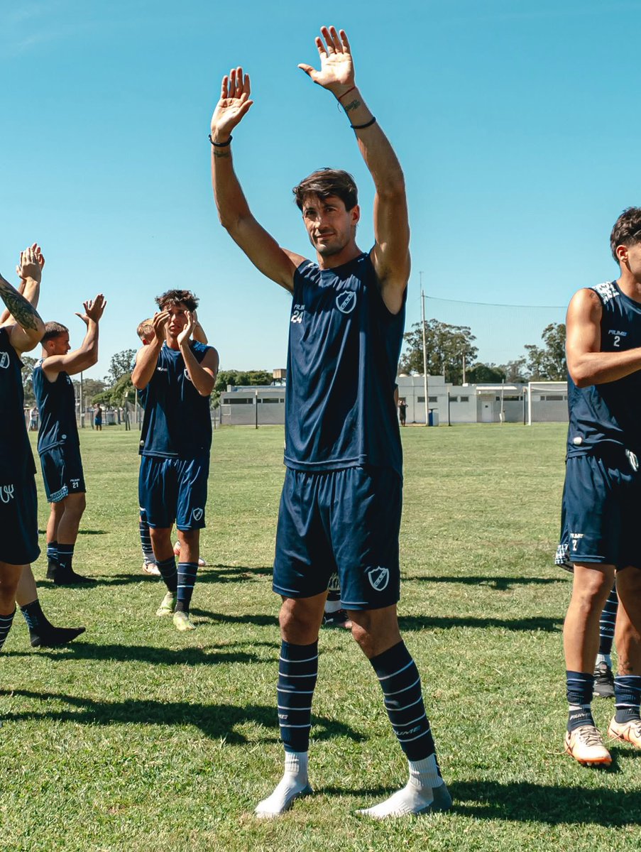 3er Amistoso || vs. Villa Diaz Velez

Alvarado 4 - 0 Villa Diaz Velez

⚽️: Gorgerino, Cervera, Miori y Carranza (E.C)