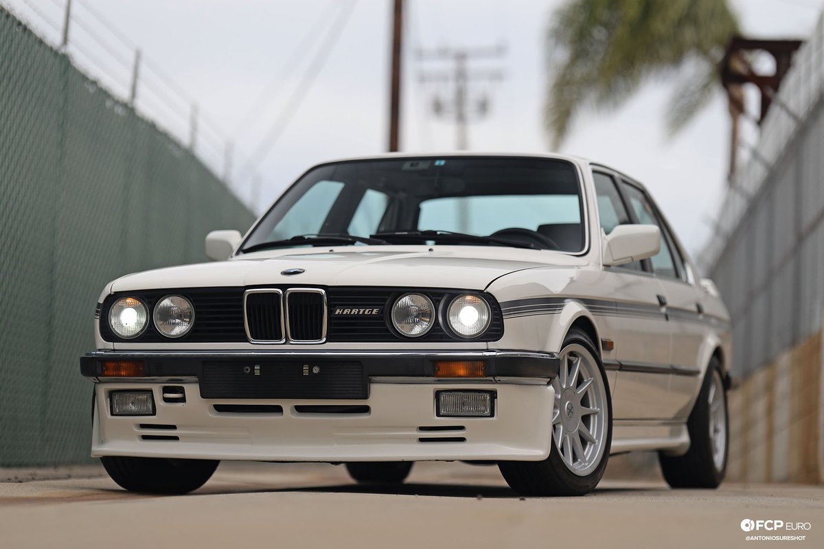 candvbmw's tweet photo. π§΅ 1 of 2
ππ¨ 1987 #Hartge H26
β’ π Base: #BMW E30 325i
β’ π οΈ Engine: Bosch L-Jetronic fuel injected 2.5L M20 inline-6
β’ βοΈ Transmission: 5-speed manual
β’ π Power: 170 hp (125 kW) @ 5,800 rpm (stock) β 190 hp (140 kW) @ 5,900 rpm (Hartge-tuned)
β’ πͺ Torque: 163 lb-ft (222 Nm) @ 4,300 rpm (stock) β 177 lb-ft (240 Nm) @ 3,900 rpm (Hartge-tuned)
β’ β±οΈ 0-60 mph: + / - 7.1 seconds
β’ ποΈ Top Speed: 139 mph (224 km/h)
β’ π
Production: Exact numbers unknown
β’ πΈ Images: FCP Euro
#bmwe30 #hartgeh26