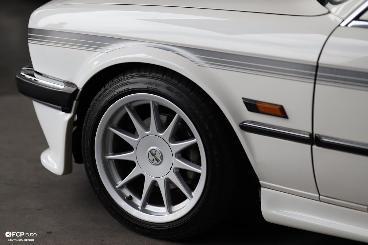 candvbmw's tweet photo. π§΅ 1 of 2
ππ¨ 1987 #Hartge H26
β’ π Base: #BMW E30 325i
β’ π οΈ Engine: Bosch L-Jetronic fuel injected 2.5L M20 inline-6
β’ βοΈ Transmission: 5-speed manual
β’ π Power: 170 hp (125 kW) @ 5,800 rpm (stock) β 190 hp (140 kW) @ 5,900 rpm (Hartge-tuned)
β’ πͺ Torque: 163 lb-ft (222 Nm) @ 4,300 rpm (stock) β 177 lb-ft (240 Nm) @ 3,900 rpm (Hartge-tuned)
β’ β±οΈ 0-60 mph: + / - 7.1 seconds
β’ ποΈ Top Speed: 139 mph (224 km/h)
β’ π
Production: Exact numbers unknown
β’ πΈ Images: FCP Euro
#bmwe30 #hartgeh26