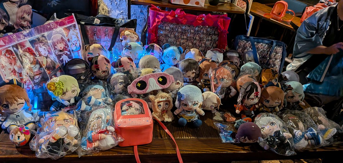 バンドリグッズの集まりでバンドリ以外がないの初めてでは