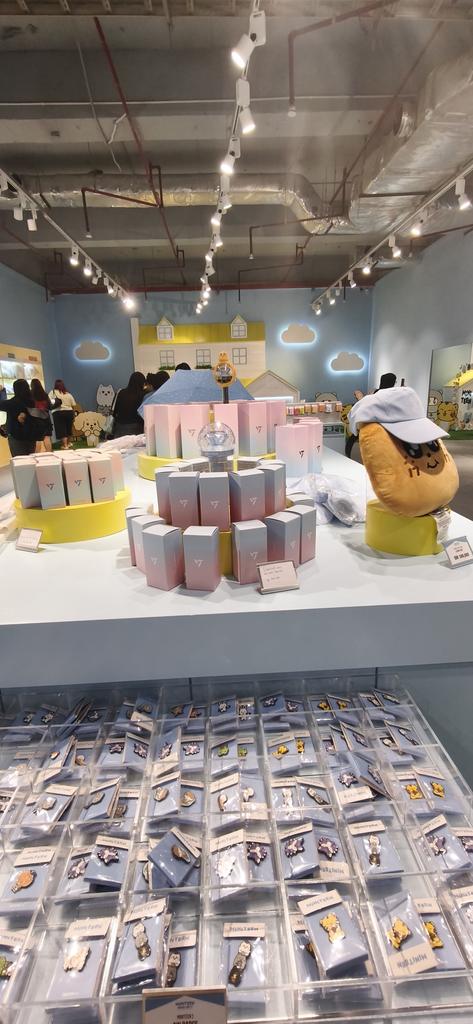 INA GO |WH KR OFF | PO MERCH HYBE GRUP LINE STORE tweet media