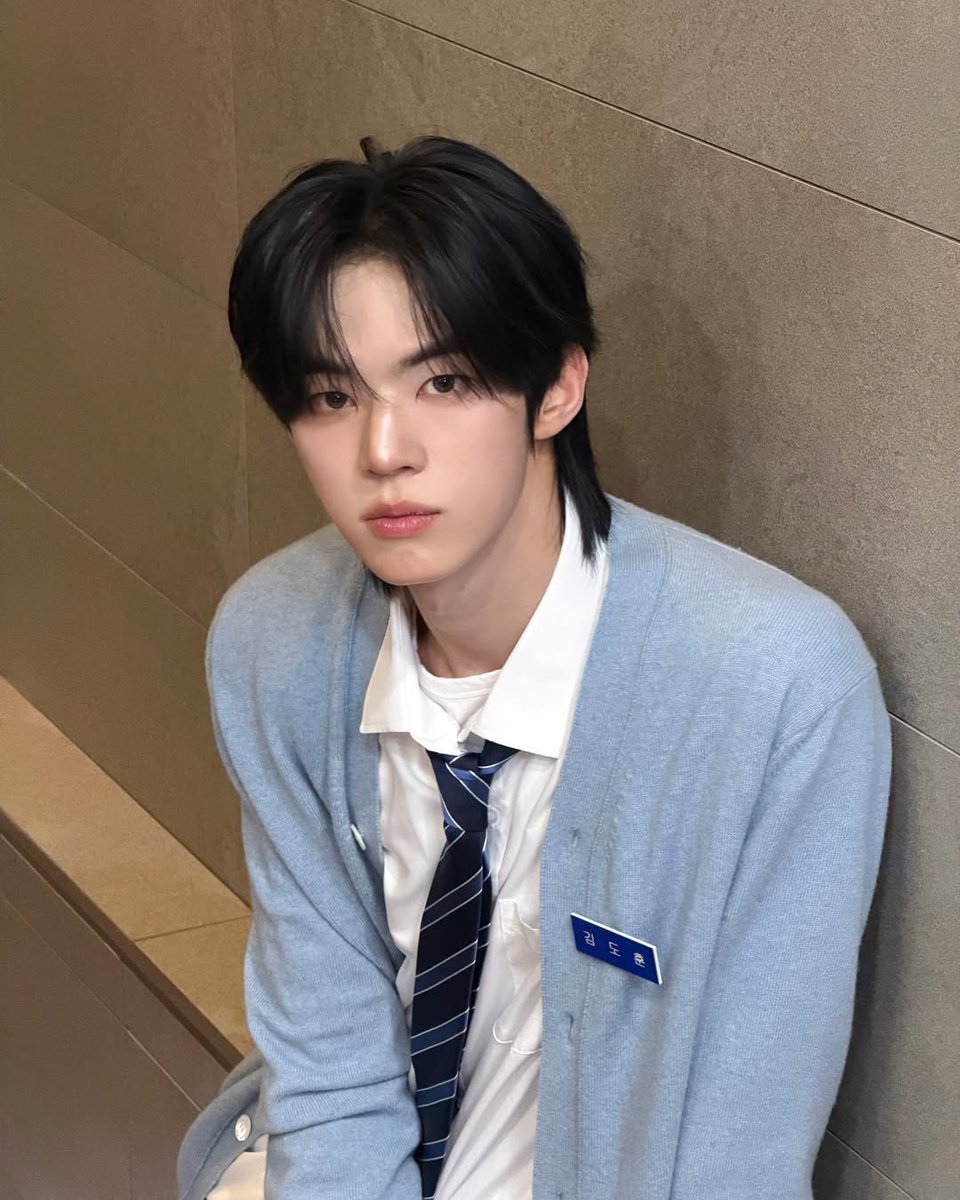 YuDdoee_42's tweet photo. 260228 투어스 공식 인스타그램✨

음중MC 1주년🎉🎉

#투어스 #TWS #도훈 #DOHOON https://t.co/qSOKvO9oXt