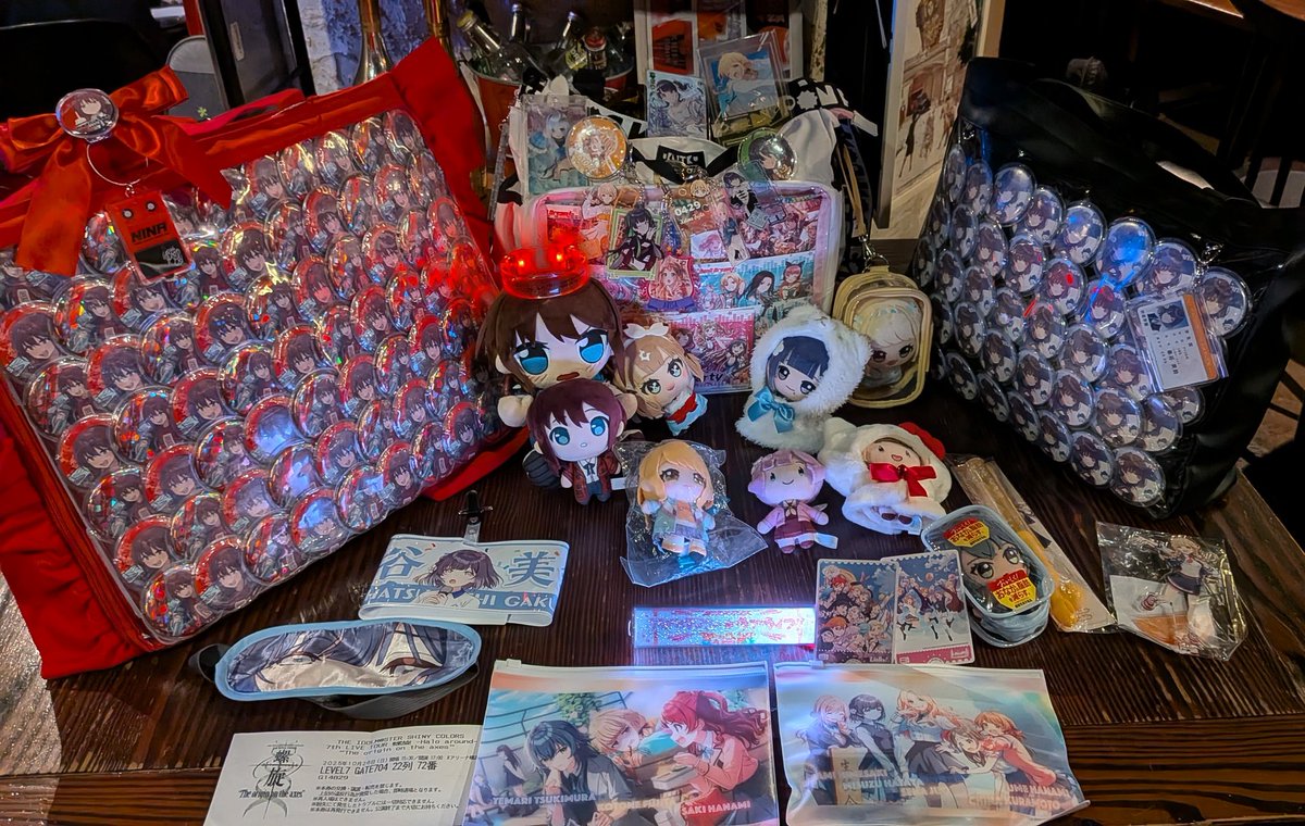 バンドリグッズの集まりでバンドリ以外がないの初めてでは