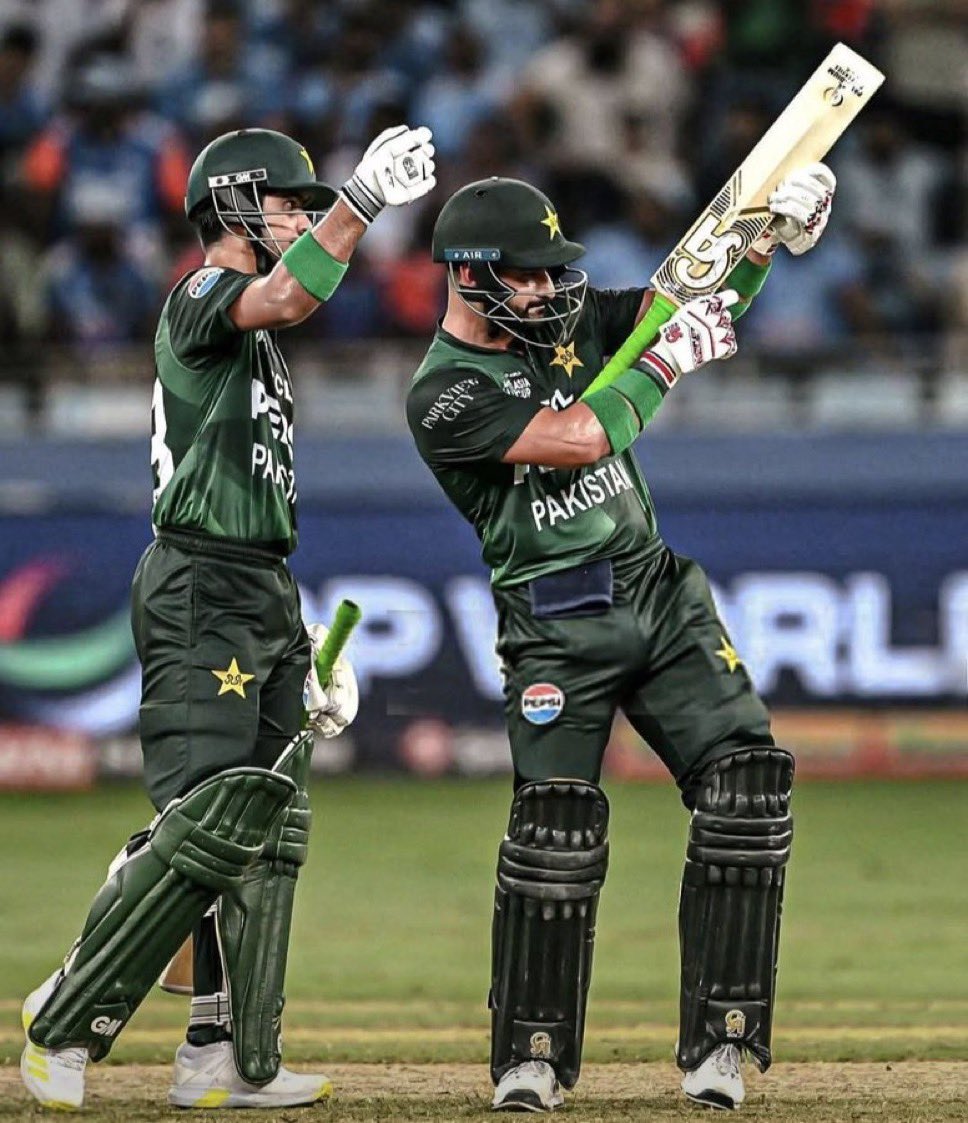 Cleanbowled564's tweet photo. breaking kohlis record of most runs in a single edition of a t20 world cup at just his first one is unreal https://t.co/aP69AvXtpX