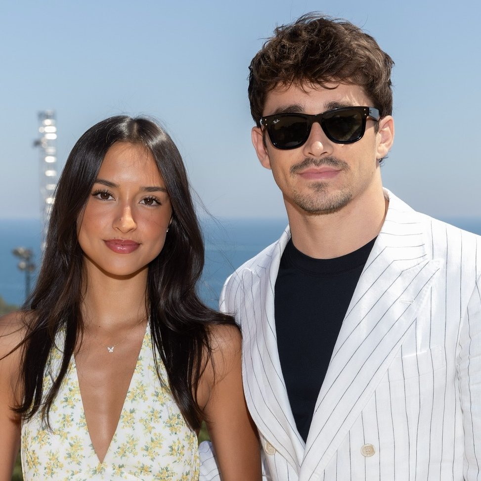 sboficial's tweet photo. Charles Leclerc e Alexandra Saint Mleux estão oficialmente casados. 💍 https://t.co/9vnG12DeYz