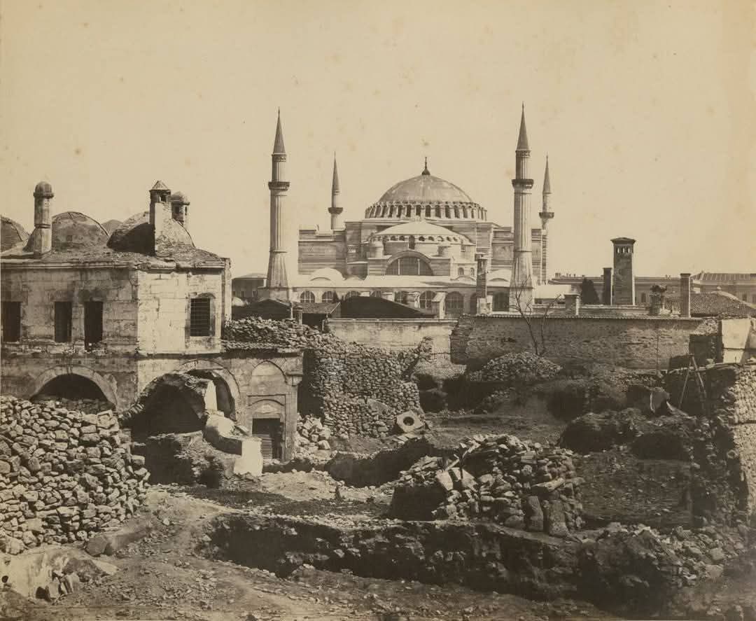 mhchroniclesx's tweet photo. Hagia Sophia pictured in 1870 by Abdullah Frères or Abdullah Brothers, a group of three brothers who became the most famous photographers in the Ottoman Empire.

The group earned international fame. Sultan Abdulaziz also appointed them as the official court photographers in 1863. https://t.co/8SLLQAGuNB