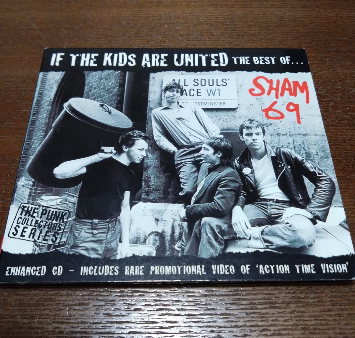 rekking's tweet photo. SHAM 69『IF THE KIDS ARE UNITED』を聴いています🎧 #SHAM69 https://t.co/M6POofDz89