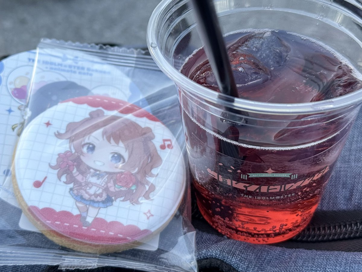 初星文化祭の後は、チケットないのに飛田給へ赴いて、会場推ししていました。

展示を見たり、空いてたアニメイトカフェでドリンクなどを買ったりしました。😌