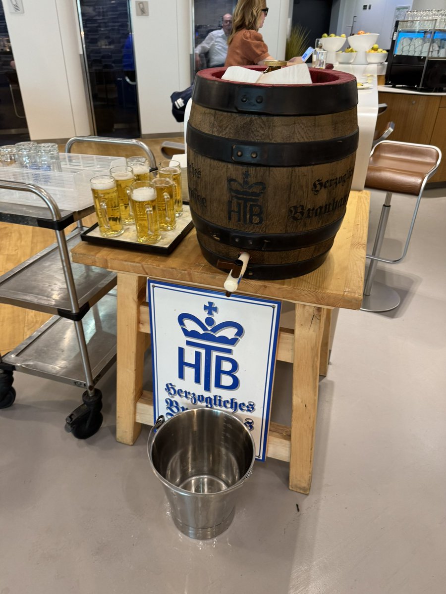 88888Human tweet media