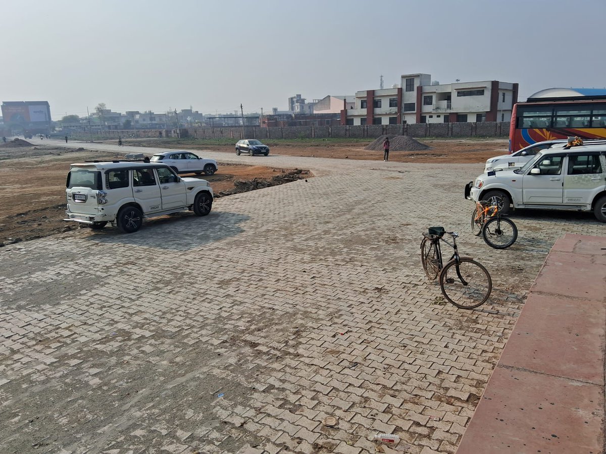 श्री आकाश आनंद जी राष्ट्रीय संयोजक बसपा 
भरतपुर में होने वाली विशाल जनसभा 15 मार्च 2026 के लिए मैदान निरीक्षण करते  बीएसपी केंद्रीय कोऑर्डिनेटर