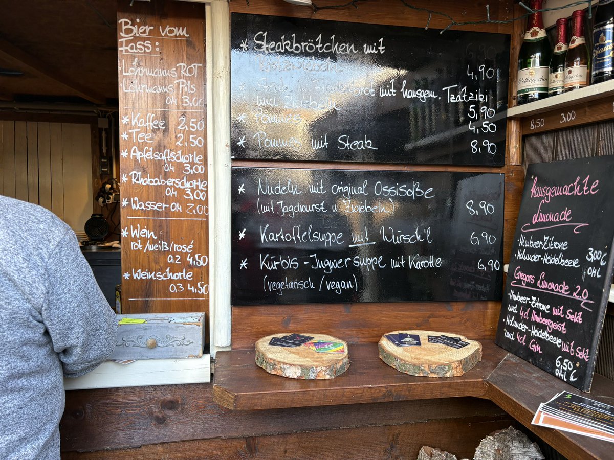 ufleku2's tweet image. Grüße vom Trödelmarkt 
Altes Heizhaus in DD 
#prost #TL