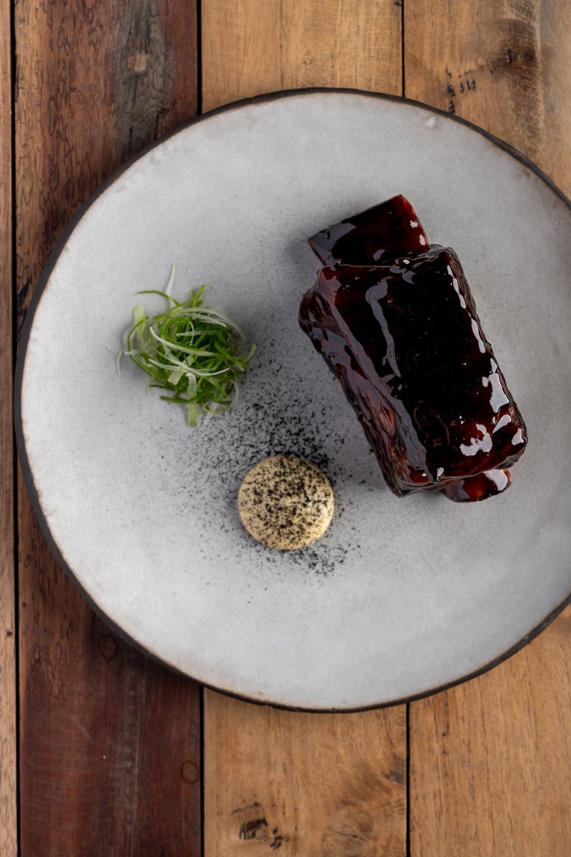 SimonJWoodUK's tweet image. Sticky Beef Short-rib with Celeriac and Onion Embers

Comfort, indulgence, satisfaction

It’s delicious

simon@swcooks.com

#beef #britishbeef #ukfarming #simonwood #masterchef
