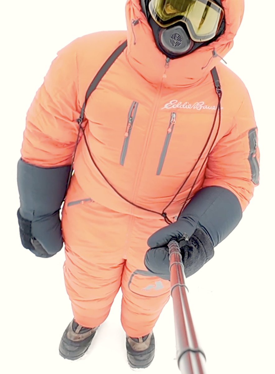 Sneusuit tweet media