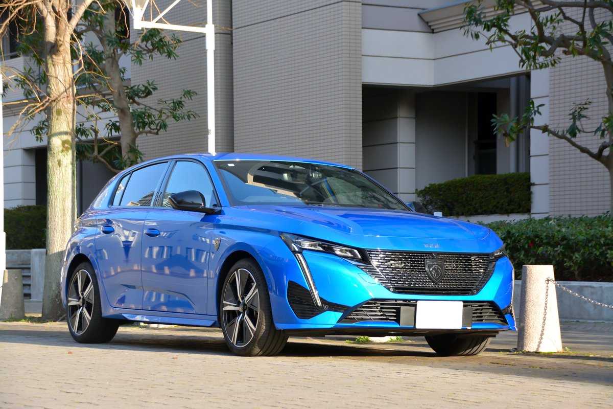 点検の代車として308PHEVをお借りしました。 ここで家族の感想をご覧