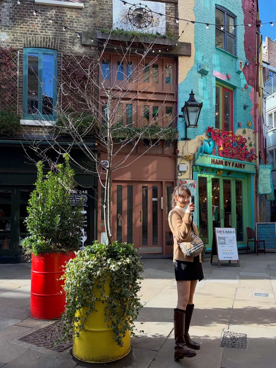 YoonA’s IG Update #4 

“😎😎😎” 

(🎵 Bruno Mars • I Just Might)