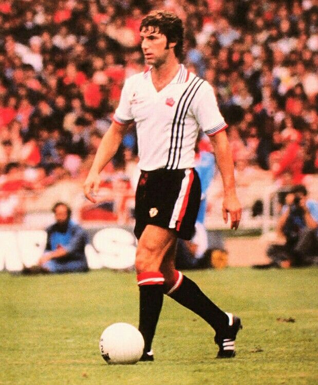 Happy Birthday to former #MUFC Defender and Captain Martin Buchan #MUFC_FAMILY 🔴⚪️⚫️🏴󠁧󠁢󠁳󠁣󠁴󠁿