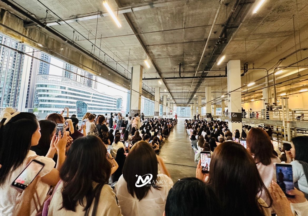 maxky_fc's tweet photo. รวมพลเดี่ยวคนเดียวครั้งแรก แฟนคลับหนาแน่นมากเลยยย ความรักเต็มเปี่ยม🥹🤍

MAXKY TOPS LOOKS

#DaengGiMeoRixMaxky
#แทงกีโมรีxแม็กกี้
#DaengGiMeoRixMaxkyxTops https://t.co/9CSHbFs43o