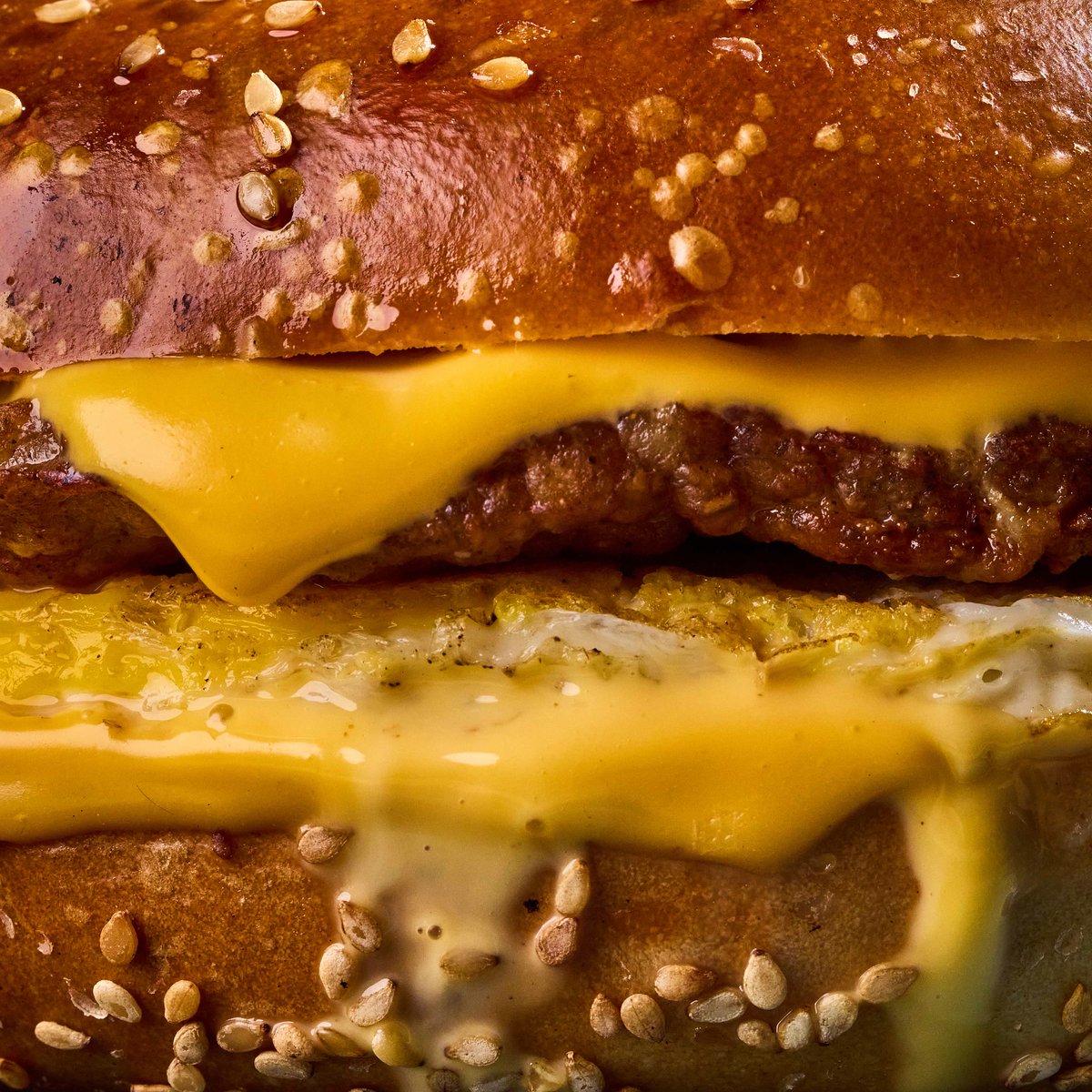 Craving a protein-fueled breakfast to kickstart your day? 🥓🥯

Your choice of protein, paired with eggs and melted cheese on a fresh-baked bagel. 😍😋

Simple, filling, and made to keep you going. 💪

⚡Order Now: vist.ly/4t8p7

#bagelsandwich #breakfastsandwich #bagel