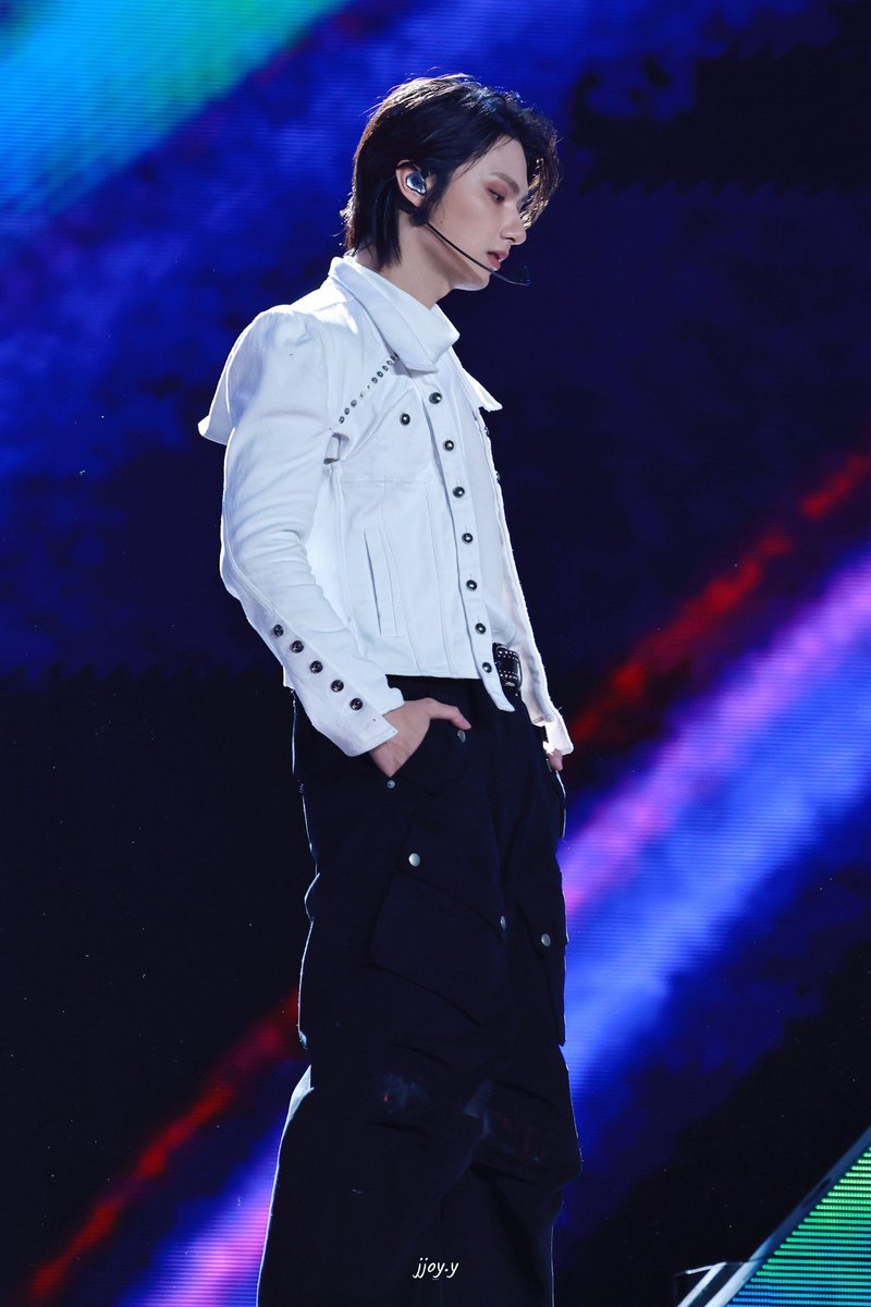 260228 [NEW_] in Hongkong Day3 In the light🥹 #JUN #준 #文俊辉