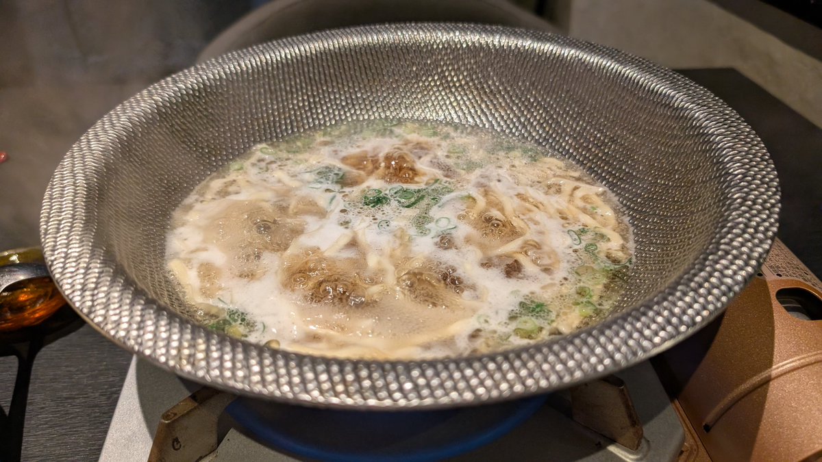 oak_friends's tweet photo. 素材の味を存分に楽しめて、美味しゅうございました
一方でワタシのような庶民のお財布的にはなかなか素直に慶べない世界でしたわ…()
これも社会勉強、っと https://t.co/1ChX6BBMtg