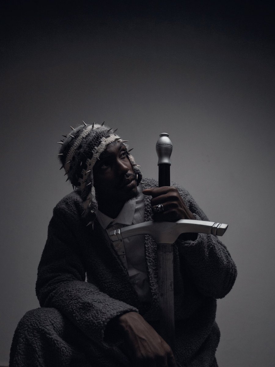 _warsheep_'s tweet photo. They laughed, & watched, then prayed a savior.
But no heroes see this sunset, no purity in mud.
This is whatβs left when the performance ends.
The world will Warsheep πͺβοΈ
πΈ: @kothegrapher
πͺ: @sirenhooks
π: @certifiedfahlil
βοΈ: @artivecreed
#stayfrosty #ogidi #noheroes https://t.co/o2IgVcd8wo